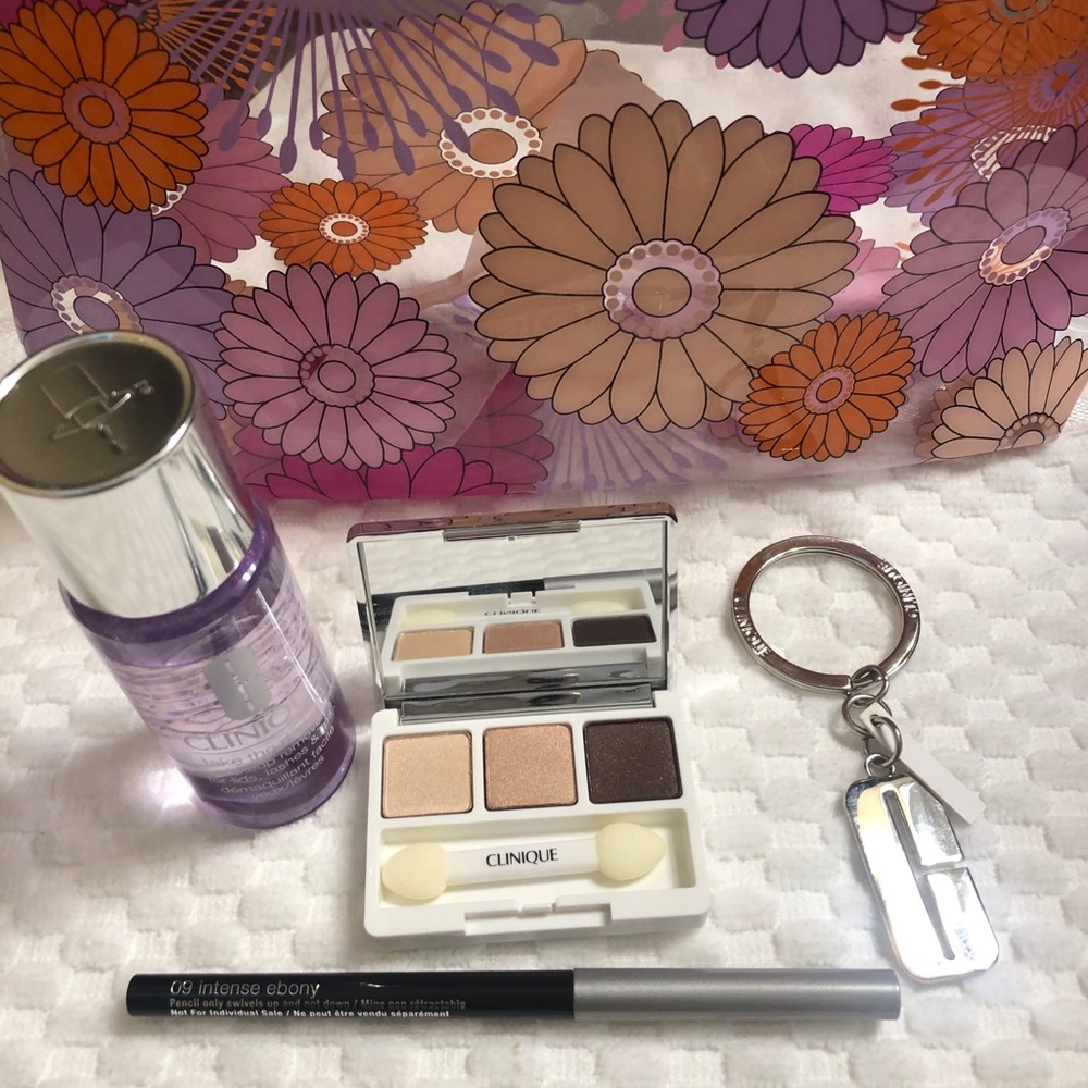Clinique Bundle 🛍💋!!